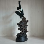 Jumping venom resin scupture