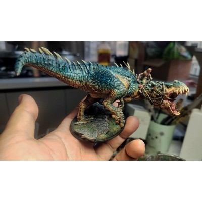 Brutal dinosaur scares and monsters statue